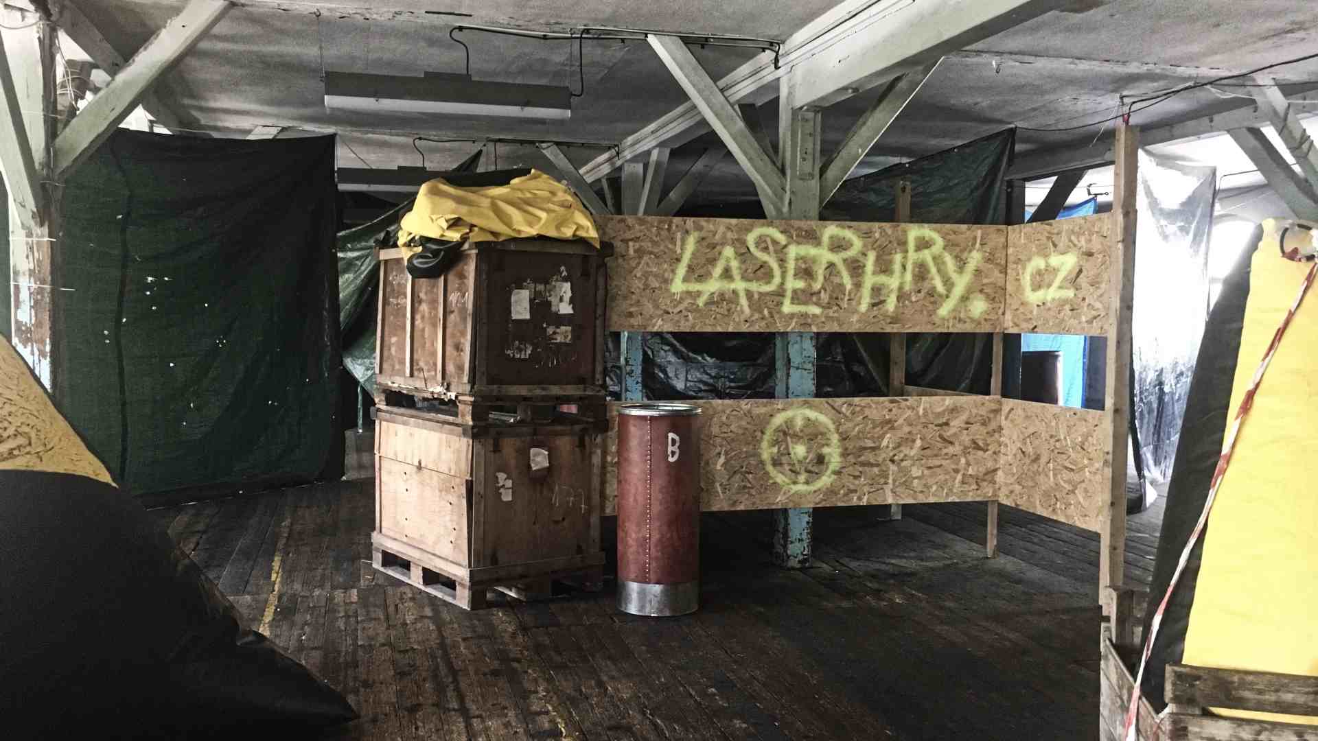 Vnitřní laser tag aréna Laserhry.cz v Liberci